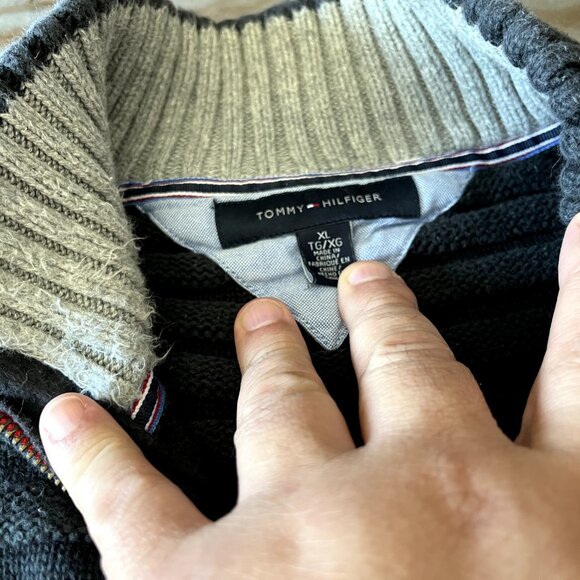 Tommy black zip up sweater 2xl - Picture 2 of 2